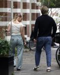 Amsterdam 21 juli 2023
Thijs Romer rijdt naar het huis van Noor Groot . Hij parkeert zijn auto ergens anders en loopt naar haar huis . 30 min later loopt hij weg  en 10 seconden later komt Noor achter hem aangerend.  Ze lopen ergens heen en ruim anderhalf uur later komt Noor alleen terug Thijs loopt naar zijn auto en rijdt weg.