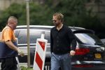 Amsterdam 21 juli 2023
Thijs Romer rijdt naar het huis van Noor Groot . Hij parkeert zijn auto ergens anders en loopt naar haar huis . 30 min later loopt hij weg  en 10 seconden later komt Noor achter hem aangerend.  Ze lopen ergens heen en ruim anderhalf uur later komt Noor alleen terug Thijs loopt naar zijn auto en rijdt weg.