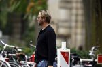 Amsterdam 21 juli 2023
Thijs Romer rijdt naar het huis van Noor Groot . Hij parkeert zijn auto ergens anders en loopt naar haar huis . 30 min later loopt hij weg  en 10 seconden later komt Noor achter hem aangerend.  Ze lopen ergens heen en ruim anderhalf uur later komt Noor alleen terug Thijs loopt naar zijn auto en rijdt weg.