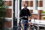 Amsterdam 21 juli 2023
Thijs Romer rijdt naar het huis van Noor Groot . Hij parkeert zijn auto ergens anders en loopt naar haar huis . 30 min later loopt hij weg  en 10 seconden later komt Noor achter hem aangerend.  Ze lopen ergens heen en ruim anderhalf uur later komt Noor alleen terug Thijs loopt naar zijn auto en rijdt weg.