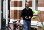 Amsterdam 21 juli 2023
Thijs Romer rijdt naar het huis van Noor Groot . Hij parkeert zijn auto ergens anders en loopt naar haar huis . 30 min later loopt hij weg  en 10 seconden later komt Noor achter hem aangerend.  Ze lopen ergens heen en ruim anderhalf uur later komt Noor alleen terug Thijs loopt naar zijn auto en rijdt weg.