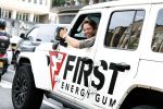 Amsterdam 11 juli 2023
Thomas v d Vlugt in zijn jeep met reclame voor First Energy Gum waarvan Thomas Mede eigenaar is.