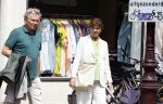 Amsterdam 22 juli 2023
Tom Egbers en zijn vrouw Janke Dekker winkelend in Amsterdam zuid. Ze waren oa bij Suit supply en de Joffers.