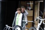 Amsterdam 22 juli 2023
Tom Egbers en zijn vrouw Janke Dekker winkelend in Amsterdam zuid. Ze waren oa bij Suit supply en de Joffers.