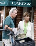 Amsterdam 22 juli 2023
Tom Egbers en zijn vrouw Janke Dekker winkelend in Amsterdam zuid. Ze waren oa bij Suit supply en de Joffers.