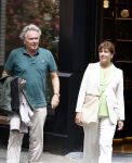 Amsterdam 22 juli 2023
Tom Egbers en zijn vrouw Janke Dekker winkelend in Amsterdam zuid. Ze waren oa bij Suit supply en de Joffers.