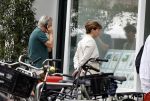 Amsterdam 22 juli 2023
Tom Egbers en zijn vrouw Janke Dekker winkelend in Amsterdam zuid. Ze waren oa bij Suit supply en de Joffers.