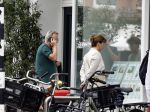 Amsterdam 22 juli 2023
Tom Egbers en zijn vrouw Janke Dekker winkelend in Amsterdam zuid. Ze waren oa bij Suit supply en de Joffers.