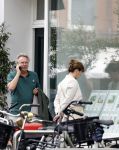 Amsterdam 22 juli 2023
Tom Egbers en zijn vrouw Janke Dekker winkelend in Amsterdam zuid. Ze waren oa bij Suit supply en de Joffers.