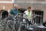 Amsterdam 22 juli 2023
Tom Egbers en zijn vrouw Janke Dekker winkelend in Amsterdam zuid. Ze waren oa bij Suit supply en de Joffers.