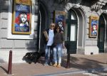Amsterdam 6 juli 2023
Wilbert Gieske en zijn vrouw Roxane Catz wandelend met hun hond in het centrum van Amsterdam ter hoogte van Carre.
