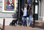 Amsterdam 6 juli 2023
Wilbert Gieske en zijn vrouw Roxane Catz wandelend met hun hond in het centrum van Amsterdam ter hoogte van Carre.