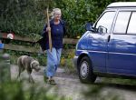 Zuiderwoude 26 juli 2023
Thijs Romer viert zijn verjaardag . Zijn moeder Yvonne Smolders is bij nhem thuis en laat de hond uit . Zus Nienke Romer en zwager Frederik Brom komen met hun dochter langs.