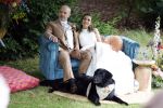 Arnhem 7 juli 2024
Annemarie Bruning en Frits Maeijer trouwen . Hun honden moeder en zoon zijn de getuigen . Marlayne Sahupala in de BAB en zingt verschillende liedjes .