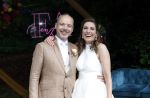 Arnhem 7 juli 2024
Annemarie Bruning en Frits Maeijer trouwen . Hun honden moeder en zoon zijn de getuigen . Marlayne Sahupala in de BAB en zingt verschillende liedjes .