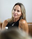 Laren 2 juli 2024
Boekpresentatie Vivian Reijs . oa aanwezig Leontine Ruiters Anouk de Mol Anouk Smulders Merel v Carlsburg .
Ook haar dochter Day Ewbank moeder Meddy Clous en broer Bobby Clous waren aanwezig.