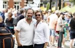 Amsterdam 15 juli 2024
Herdenkingsmonument Peter R. de Vries onthuld in Amsterdam Het kunstwerk bestaat uit twee bronzen handen die in elkaar grijpen en is gemaakt door kunstenares Rini Hurkmans. Burgemeester Femke Halsema en Kelly de Vries spreken tijdens de onthulling van het monument. Humbert Tan presenteert het . Ook zijn vrouw Jaqueline de Vries zoon Royce de Vries (met vrouw ) en Kelly de Vries (met partner) waren natuurlijk aanwezig . Carlo Boszhard en vriend Herald