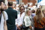 Amsterdam 15 juli 2024
Herdenkingsmonument Peter R. de Vries onthuld in Amsterdam Het kunstwerk bestaat uit twee bronzen handen die in elkaar grijpen en is gemaakt door kunstenares Rini Hurkmans. Burgemeester Femke Halsema en Kelly de Vries spreken tijdens de onthulling van het monument. Humbert Tan presenteert het . Ook zijn vrouw Jaqueline de Vries zoon Royce de Vries (met vrouw ) en Kelly de Vries (met partner) waren natuurlijk aanwezig . Carlo Boszhard en Herald