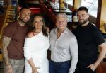 Amsterdam 17 juli 2024
Familie Roelvink gaan nieuwe serie opnemen voor RTL/Videoland.
AAnwezig in the Harbour Club Dries Roelvink Honoria Roelvin Donny Roelvink en Dave Roelvink.