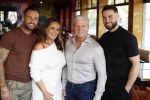 Amsterdam 17 juli 2024
Familie Roelvink gaan nieuwe serie opnemen voor RTL/Videoland.
AAnwezig in the Harbour Club Dries Roelvink Honoria Roelvin Donny Roelvink en Dave Roelvink.