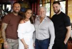 Amsterdam 17 juli 2024
Familie Roelvink gaan nieuwe serie opnemen voor RTL/Videoland.
AAnwezig in the Harbour Club Dries Roelvink Honoria Roelvin Donny Roelvink en Dave Roelvink.