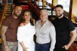 Amsterdam 17 juli 2024
Familie Roelvink gaan nieuwe serie opnemen voor RTL/Videoland.
AAnwezig in the Harbour Club Dries Roelvink Honoria Roelvin Donny Roelvink en Dave Roelvink.