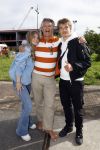 Huizen 14 juli 2024
Presenatie magazine van Nicole des Bouvrie . Emile Ratelband kwam met zijn zoon en dochters. Emile liep weer op blote voeten