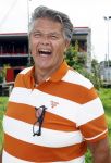 Huizen 14 juli 2024
Presenatie magazine van Nicole des Bouvrie . Emile Ratelband kwam met zijn zoon en dochters. Emile liep weer op blote voeten