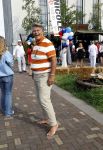 Huizen 14 juli 2024
Presenatie magazine van Nicole des Bouvrie . Emile Ratelband kwam met zijn zoon en dochters. Emile liep weer op blote voeten