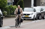 Amsterdam 9 juli 2024
Felix Rottenberg op de fiets in Amsterdam zuid.