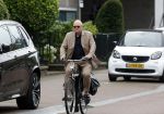 Amsterdam 9 juli 2024
Felix Rottenberg op de fiets in Amsterdam zuid.