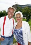 Huizen 14 juli 2024
Presenatie magazine van Nicole des Bouvrie . Hanny Veerkamp kwam met haar man en zoon.