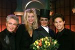 Aalsmeer 8-12-1999
Sterrenplaybackshow van Hennie HUISMAN.

v.l.n.r. Jacques d`Ancona Manuela Kemp , Caroline Tensen en Danny de Munck

PETER SMULDERS BV.