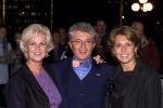 AMSTERDAM 25 OKTOBER 2001
 
Premiere van de musical GRACE

Jacques d Ancona met moerder en vrouw Danny de Munck
 


PETER SMULDERS BV