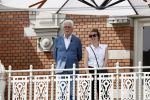 Amsterdam 15 juli 2024
Herdenkingsmonument Peter R. de Vries onthuld in Amsterdam Het kunstwerk bestaat uit twee bronzen handen die in elkaar grijpen en is gemaakt door kunstenares Rini Hurkmans. Burgemeester Femke Halsema en Kelly de Vries spreken tijdens de onthulling van het monument. Humbert Tan presenteert het . Ook zijn vrouw Jaqueline de Vries zoon Royce de Vries (met vrouw ) en Kelly de Vries (met partner) waren natuurlijk aanwezig . Jan Slagter