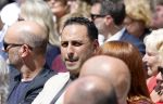 Amsterdam 15 juli 2024
Herdenkingsmonument Peter R. de Vries onthuld in Amsterdam Het kunstwerk bestaat uit twee bronzen handen die in elkaar grijpen en is gemaakt door kunstenares Rini Hurkmans. Burgemeester Femke Halsema en Kelly de Vries spreken tijdens de onthulling van het monument. Humbert Tan presenteert het . Ook zijn vrouw Jaqueline de Vries zoon Royce de Vries (met vrouw ) en Kelly de Vries (met partner) waren natuurlijk aanwezig . Khalid Kasem