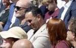 Amsterdam 15 juli 2024
Herdenkingsmonument Peter R. de Vries onthuld in Amsterdam Het kunstwerk bestaat uit twee bronzen handen die in elkaar grijpen en is gemaakt door kunstenares Rini Hurkmans. Burgemeester Femke Halsema en Kelly de Vries spreken tijdens de onthulling van het monument. Humbert Tan presenteert het . Ook zijn vrouw Jaqueline de Vries zoon Royce de Vries (met vrouw ) en Kelly de Vries (met partner) waren natuurlijk aanwezig . Khalid Kasem