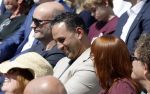 Amsterdam 15 juli 2024
Herdenkingsmonument Peter R. de Vries onthuld in Amsterdam Het kunstwerk bestaat uit twee bronzen handen die in elkaar grijpen en is gemaakt door kunstenares Rini Hurkmans. Burgemeester Femke Halsema en Kelly de Vries spreken tijdens de onthulling van het monument. Humbert Tan presenteert het . Ook zijn vrouw Jaqueline de Vries zoon Royce de Vries (met vrouw ) en Kelly de Vries (met partner) waren natuurlijk aanwezig . Khalid Kasem
