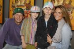 Utrecht 6 juli 2024
Premiere superkrachten voor je hoofd in Kinopolis in Utrecht . Lieke v Lexmond met man Bas v Veggel en hun kinderen