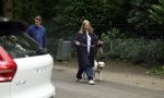 Huizen 6 en n7 juli 2024
Linda de Mol en partner Jeroen Rietbergen wandelend met hun honden rondom hun huis .