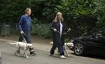 Huizen 6 en n7 juli 2024
Linda de Mol en partner Jeroen Rietbergen wandelend met hun honden rondom hun huis .