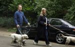 Huizen 6 en n7 juli 2024
Linda de Mol en partner Jeroen Rietbergen wandelend met hun honden rondom hun huis .