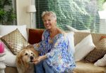 Naarden 12 juli 2024
Loeki Knol thuis met haar hond.