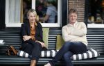 Muiden 7 juli 2024
Marianne Timmer met vriend / date in het cemtrum van Muiden op terras .