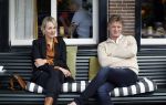 Muiden 7 juli 2024
Marianne Timmer met vriend / date in het cemtrum van Muiden op terras .