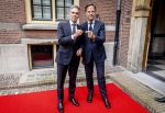 Den Haag 2 juli 2024
Voormaling minister president Mark Rutte geeft de sleutel van het torentje aan de nieuwe minister president  Dick Schoofs en vertrekt op zijn fiets .
