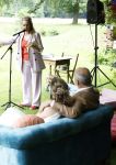 Arnhem 7 juli 2024
Annemarie Bruning en Frits Maeijer trouwen . Hun honden moeder en zoon zijn de getuigen . Marlayne Sahupala in de BAB en zingt verschillende liedjes .