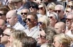 Amsterdam 15 juli 2024
Herdenkingsmonument Peter R. de Vries onthuld in Amsterdam Het kunstwerk bestaat uit twee bronzen handen die in elkaar grijpen en is gemaakt door kunstenares Rini Hurkmans. Burgemeester Femke Halsema en Kelly de Vries spreken tijdens de onthulling van het monument. Humbert Tan presenteert het . Ook zijn vrouw Jaqueline de Vries zoon Royce de Vries (met vrouw ) en Kelly de Vries (met partner) waren natuurlijk aanwezig . Nicolette Kluijver met partner Milan