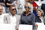 Amsterdam 15 juli 2024
Nicolette Kluijver met haar partner Milan bij onthulling kunstwerk ter nagedachtenis van Peter R de Vries op het Leidse Plein.