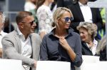 Amsterdam 15 juli 2024
Nicolette Kluijver met haar partner Milan bij onthulling kunstwerk ter nagedachtenis van Peter R de Vries op het Leidse Plein.